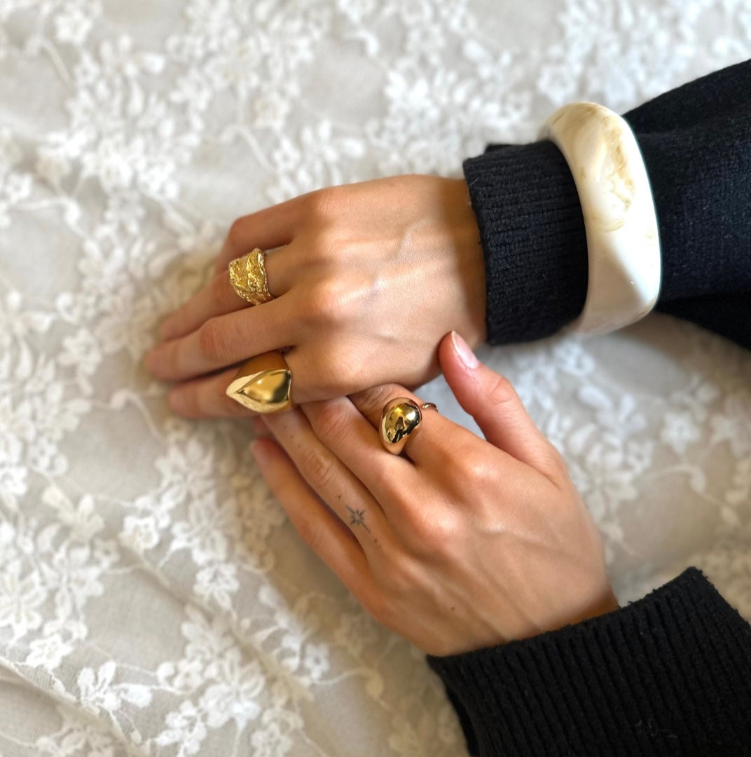 Stor statement ring - 18 karat forgyldt titanium