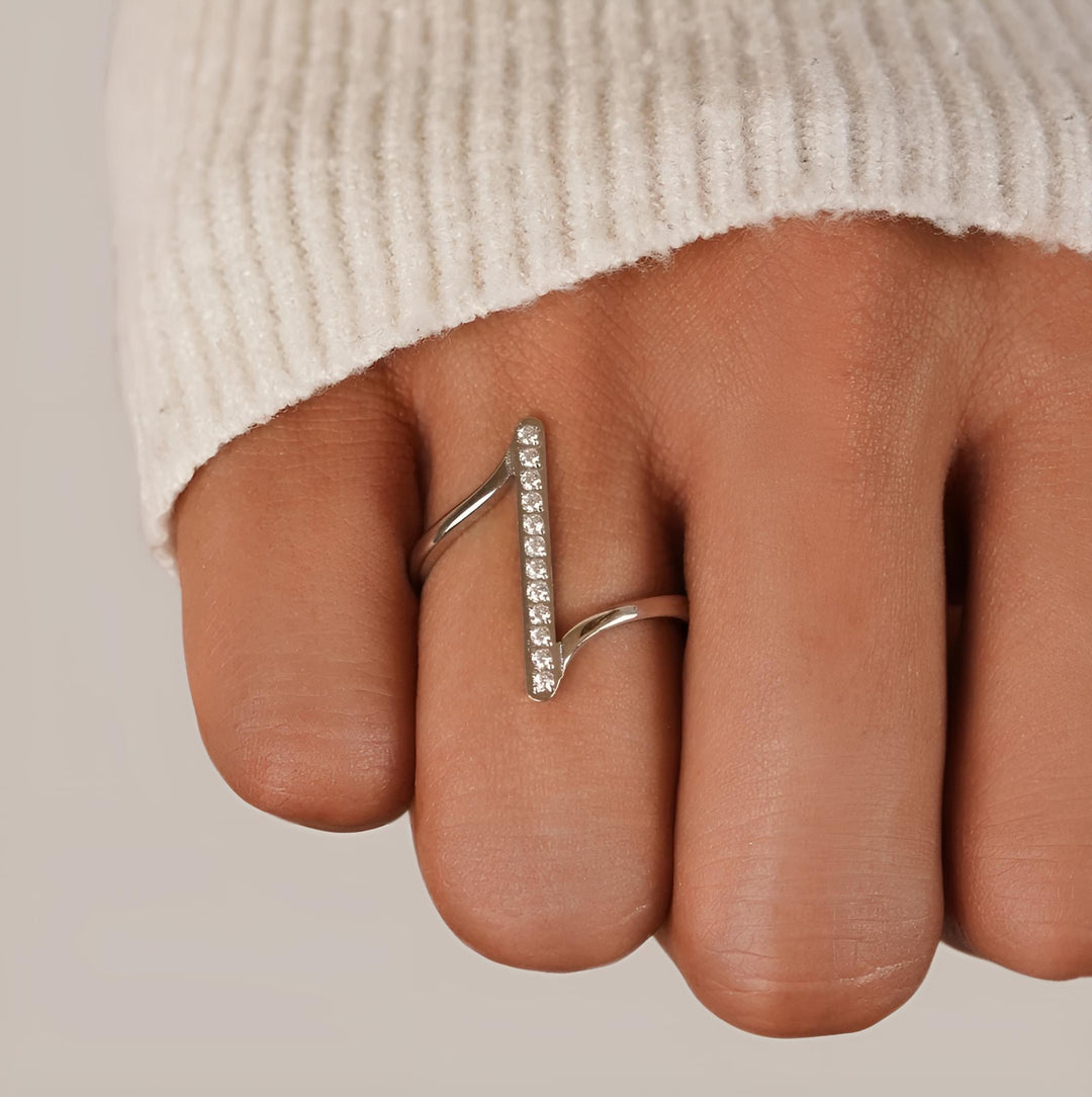Ring med hvide zirkoner - rustfrit ædelstål