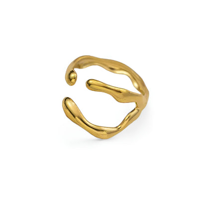 Åben letvægt ring i 18 karat forgyldt titanium
