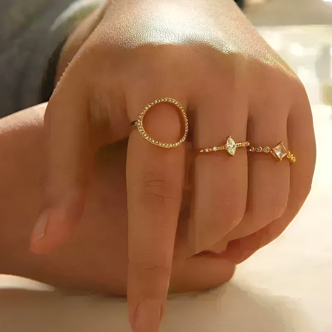 Cirkel ring åben med zirkoner i 18 karat forgyldt rustfrit ædelstål