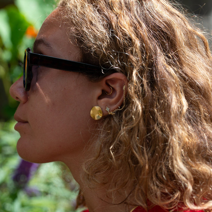 Aura gold studs - 18 karat forgyldt ædelstål
