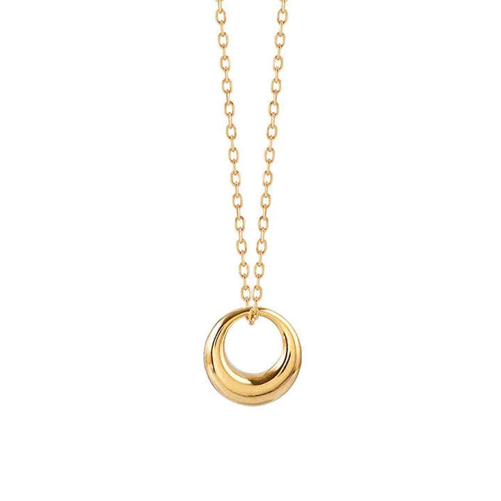 Halskæde med hult cirkel vedhæng i 18 karat forgyldt titanium