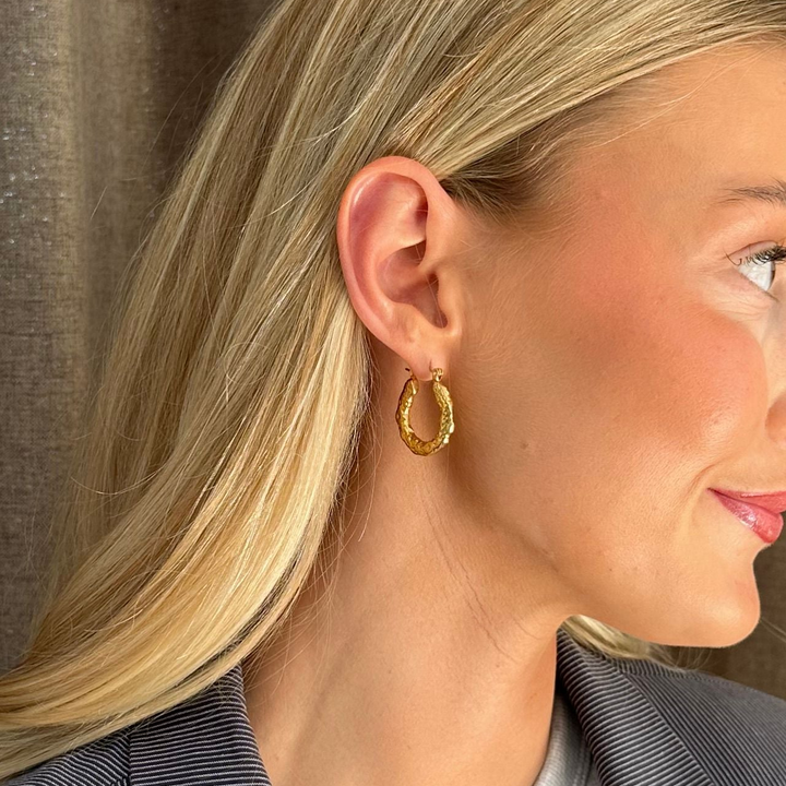 Organic Texture Hoops 25mm – 18 karat forgyldt ædelstål