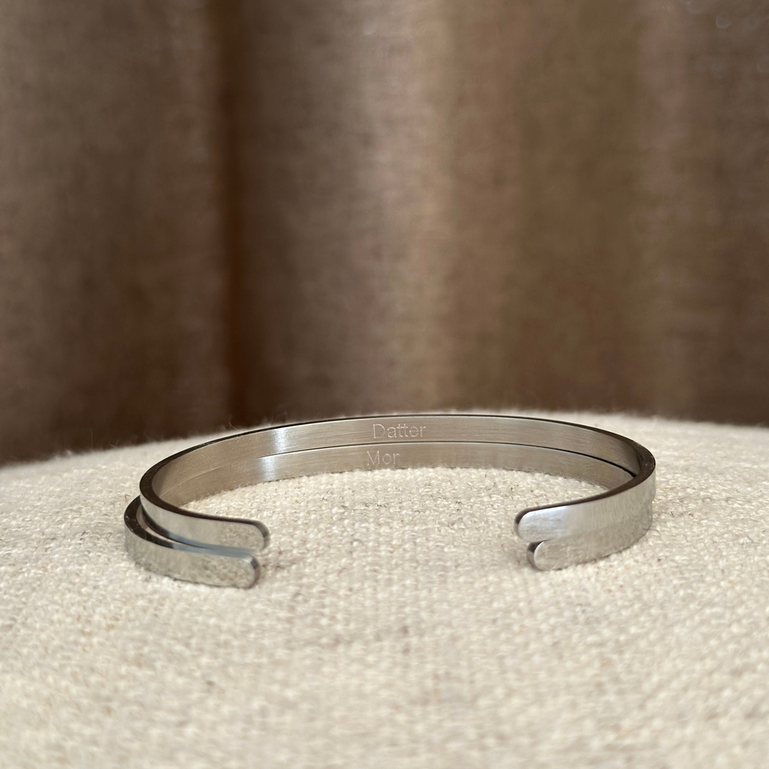 Armring hamret 4mm - ædelstål -  kan graveres indvendigt - Gratis gravering