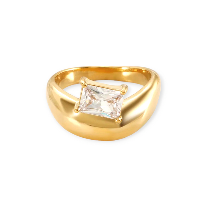 Ring med skæv zirkon i 18 karat forgyldt