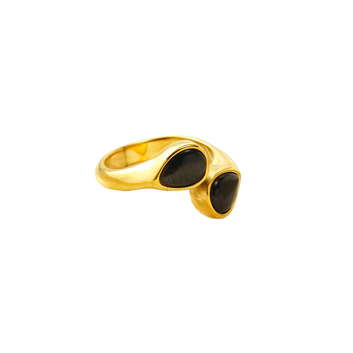Dobbelt dråbe ring med sort opal i 18 karat forgyldt titanium