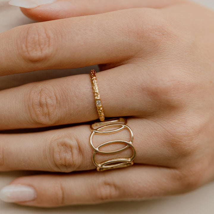 Ring med ovaler - 14 karat forgyldt titanium