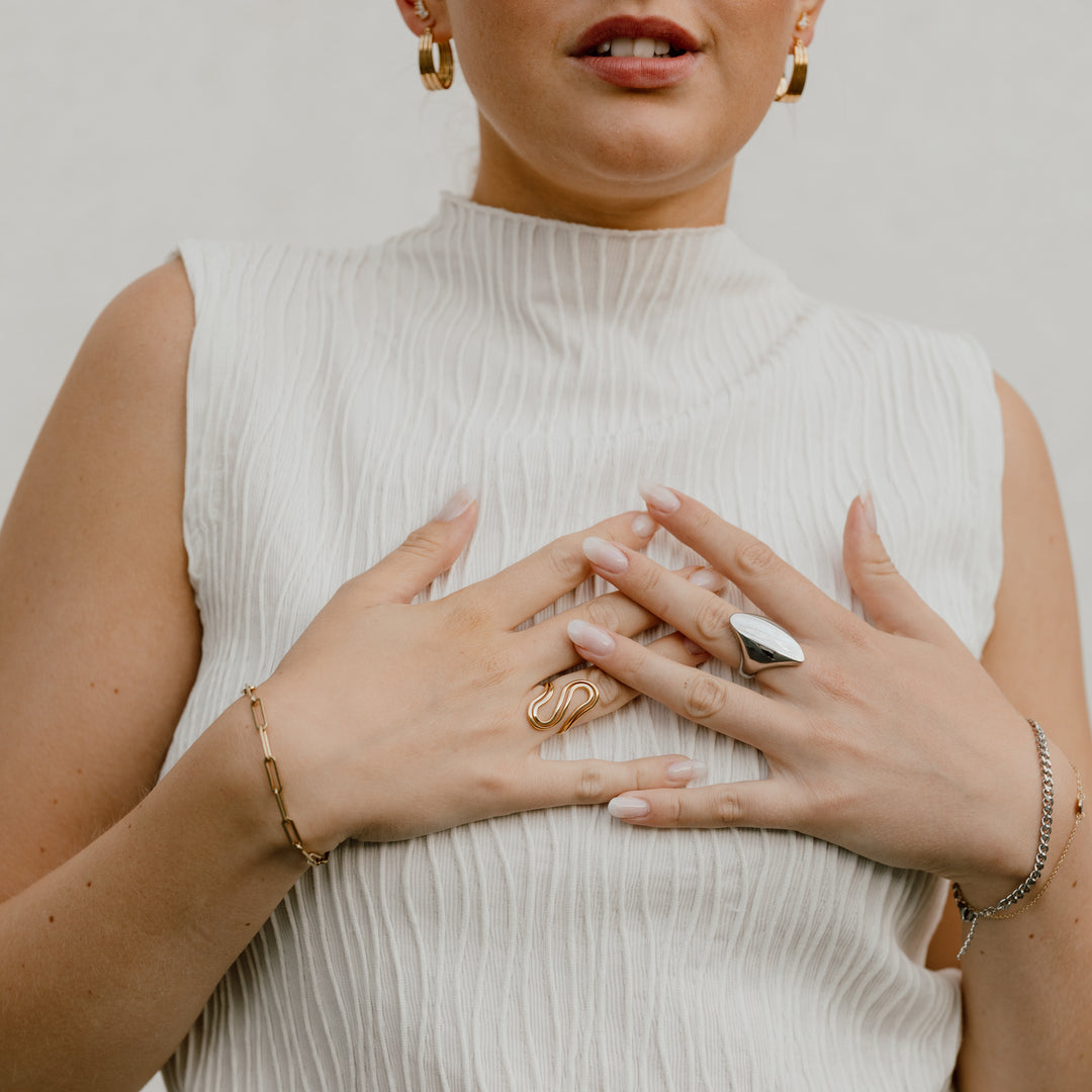 Statement S ring - 18 karat forgyldt ædelstål