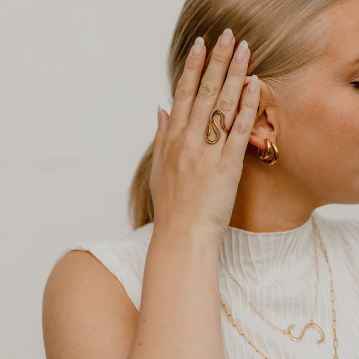 Statement S ring - 18 karat forgyldt ædelstål