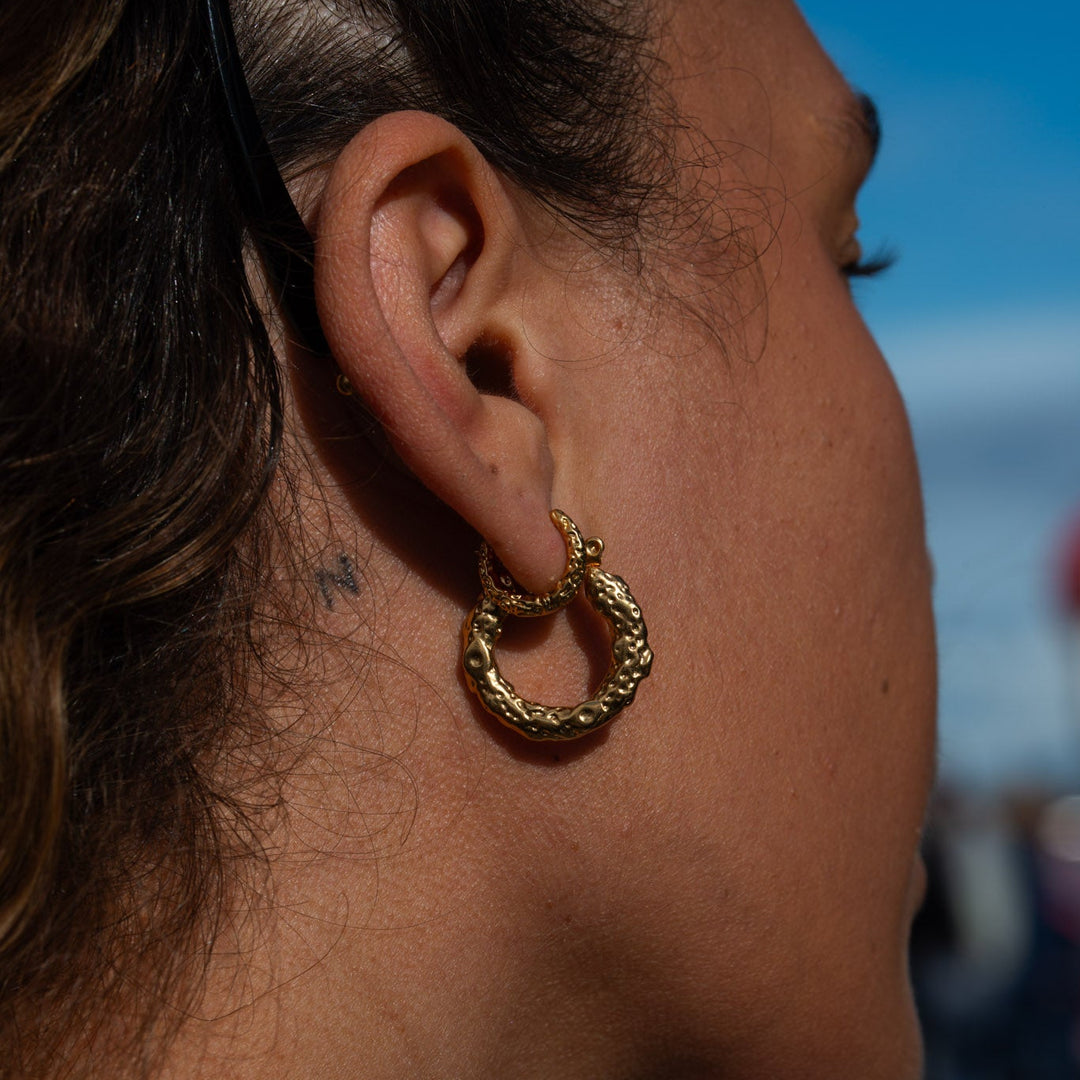 Organic Texture Hoops 25mm – 18 karat forgyldt ædelstål