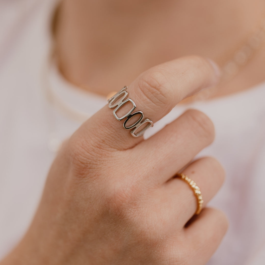 Ring med figurer - titanium