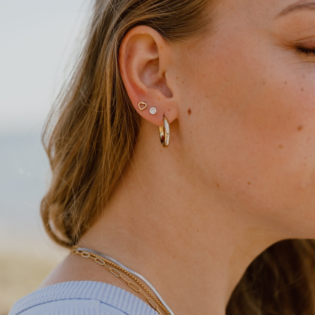 Hoops 20mm. med hvide zirkoner i 18 karat forgyldt ædelstål