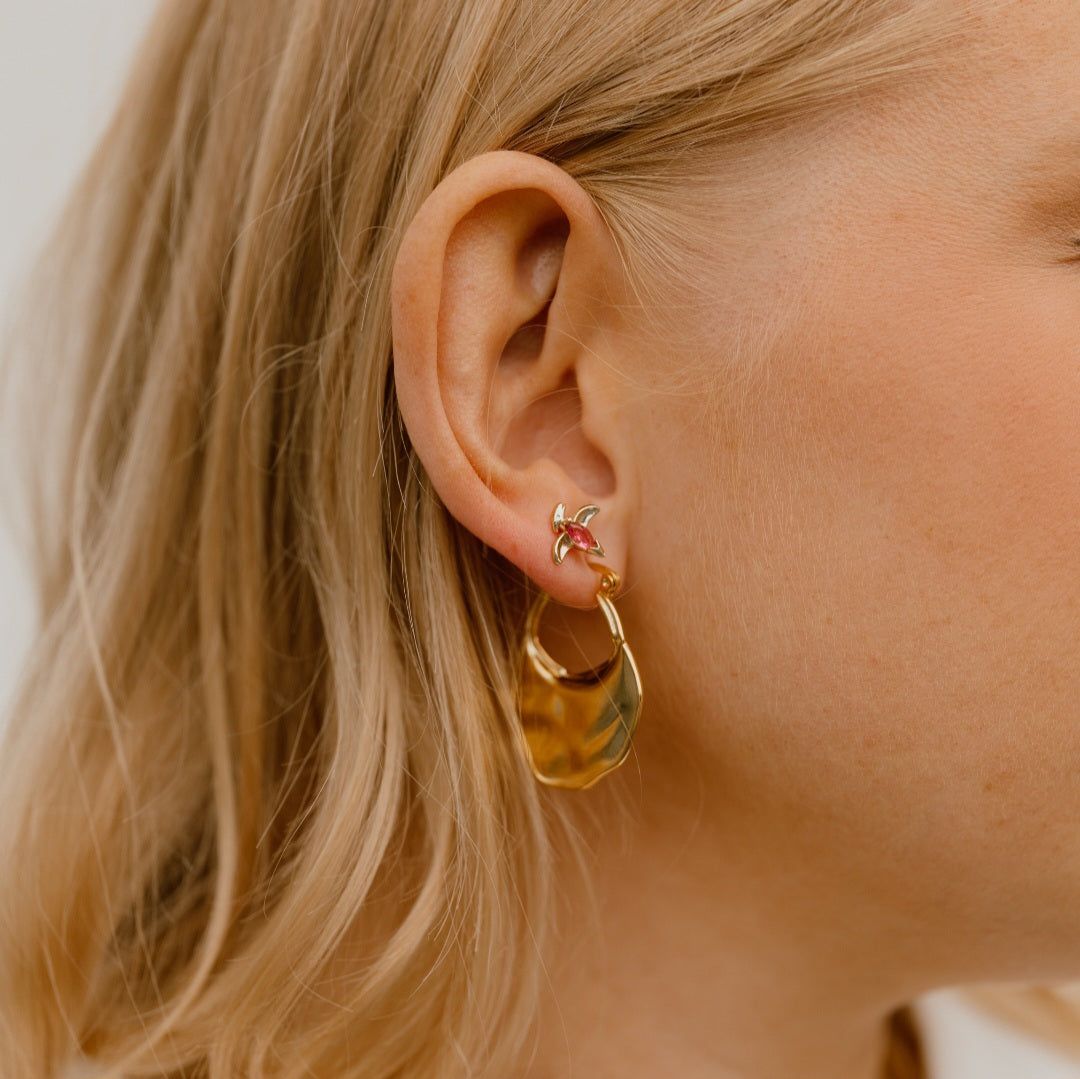 Curvy hoops i 18 karat forgyldt rustfrit ædelstål