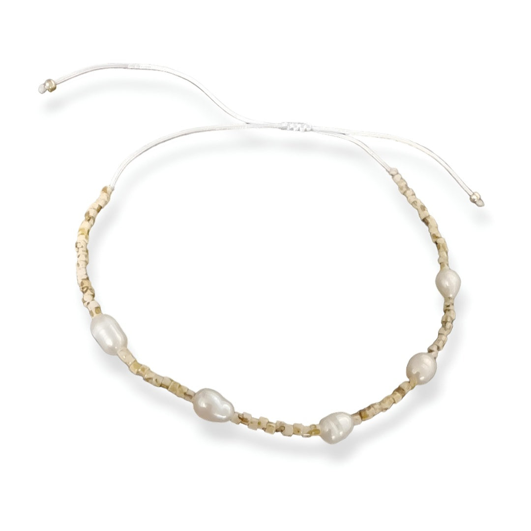 Armbånd ferskvandsperler og miyuki perler i beige og brune nuancer