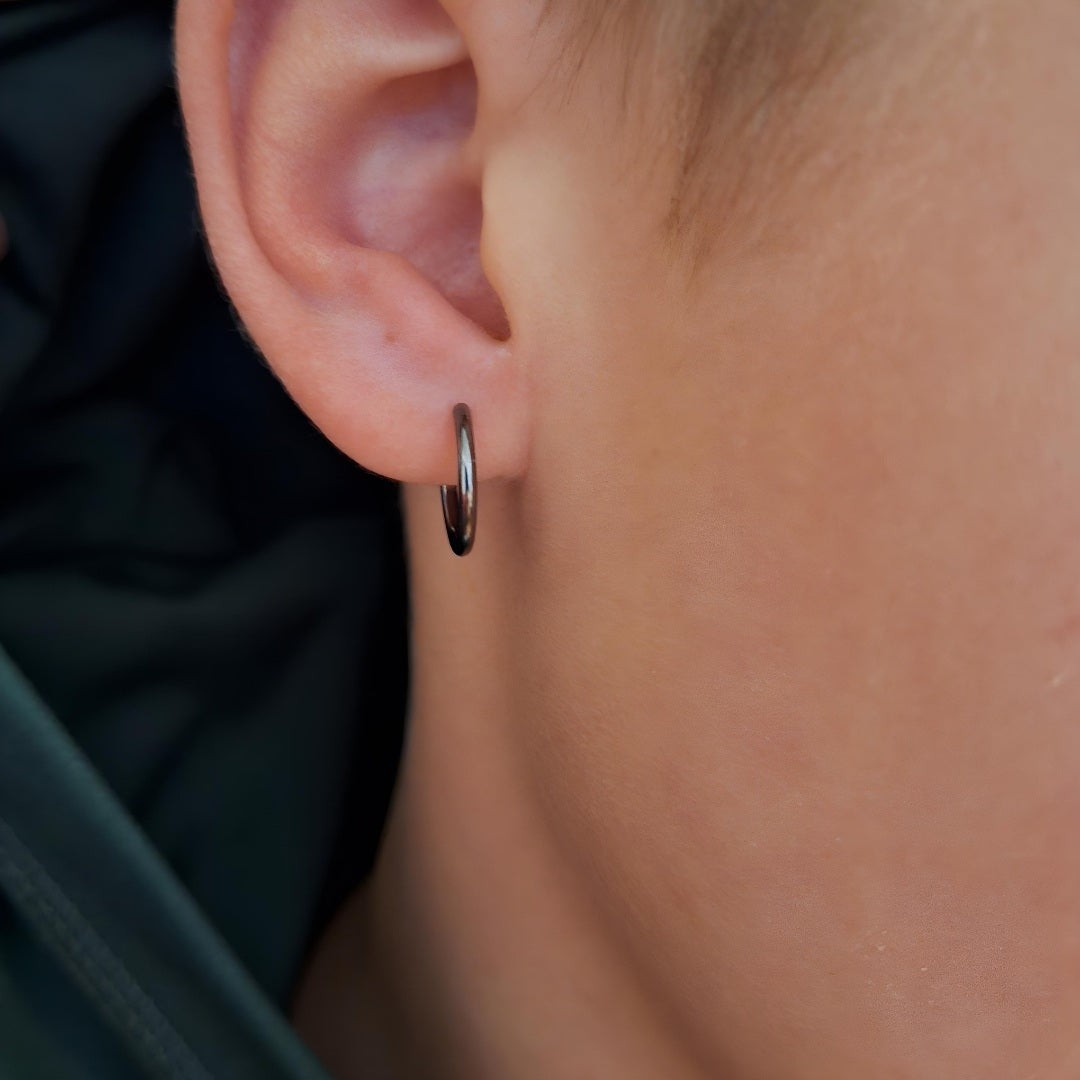 Hoops 1cm. hematit farvet ædelstål