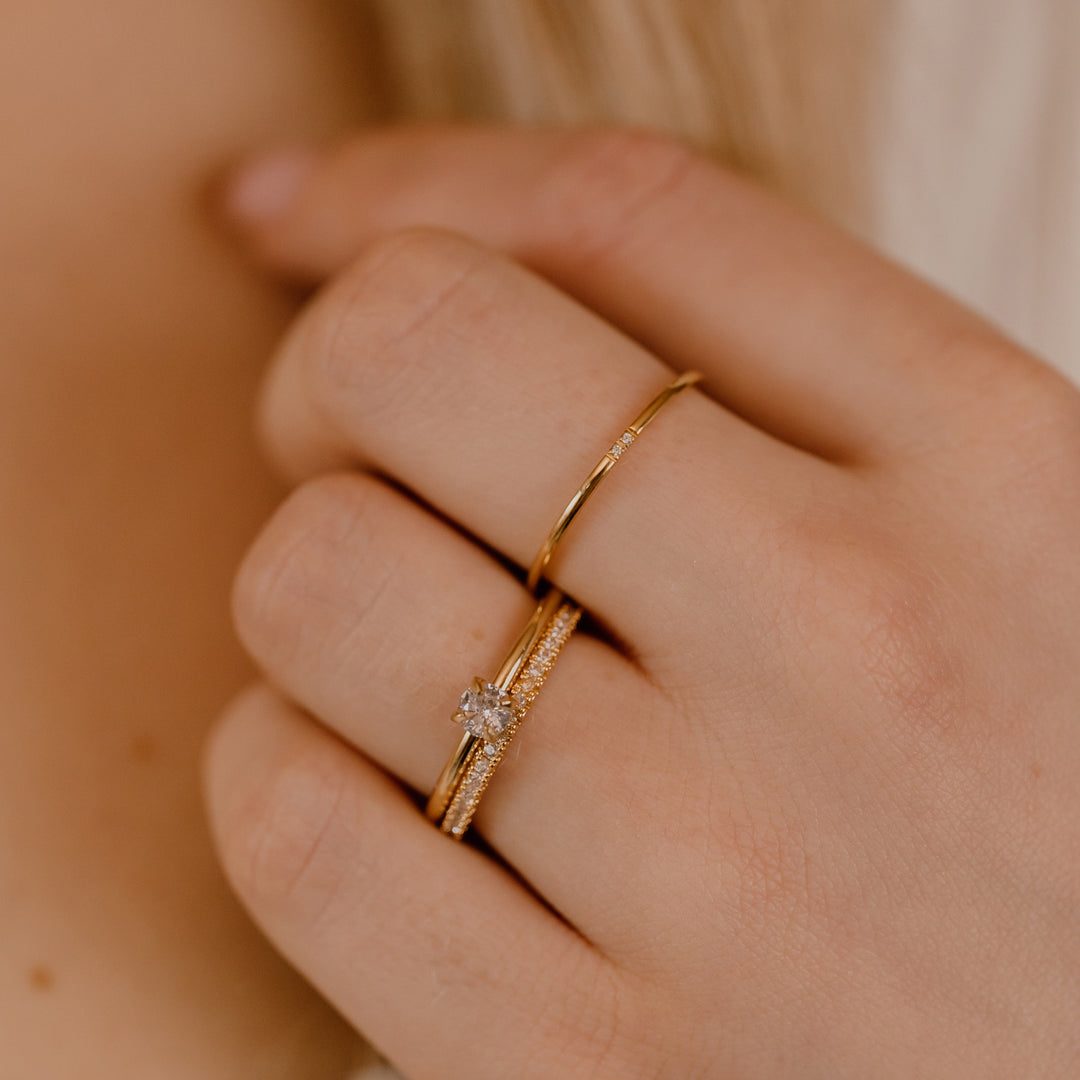 Solitaire ring med hvid cz sten i 18 karat forgyldt titanium