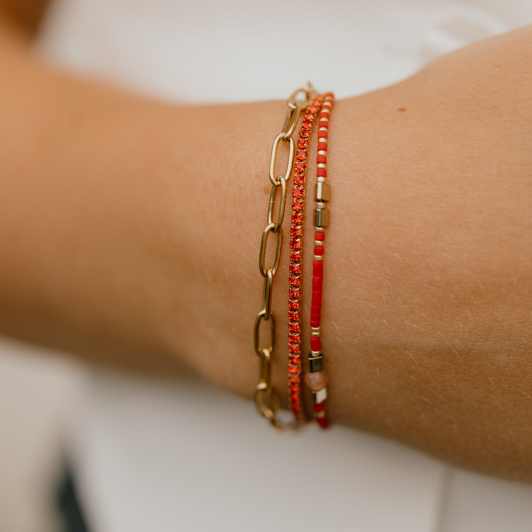 Armbånd miyuki perler i røde nuancer