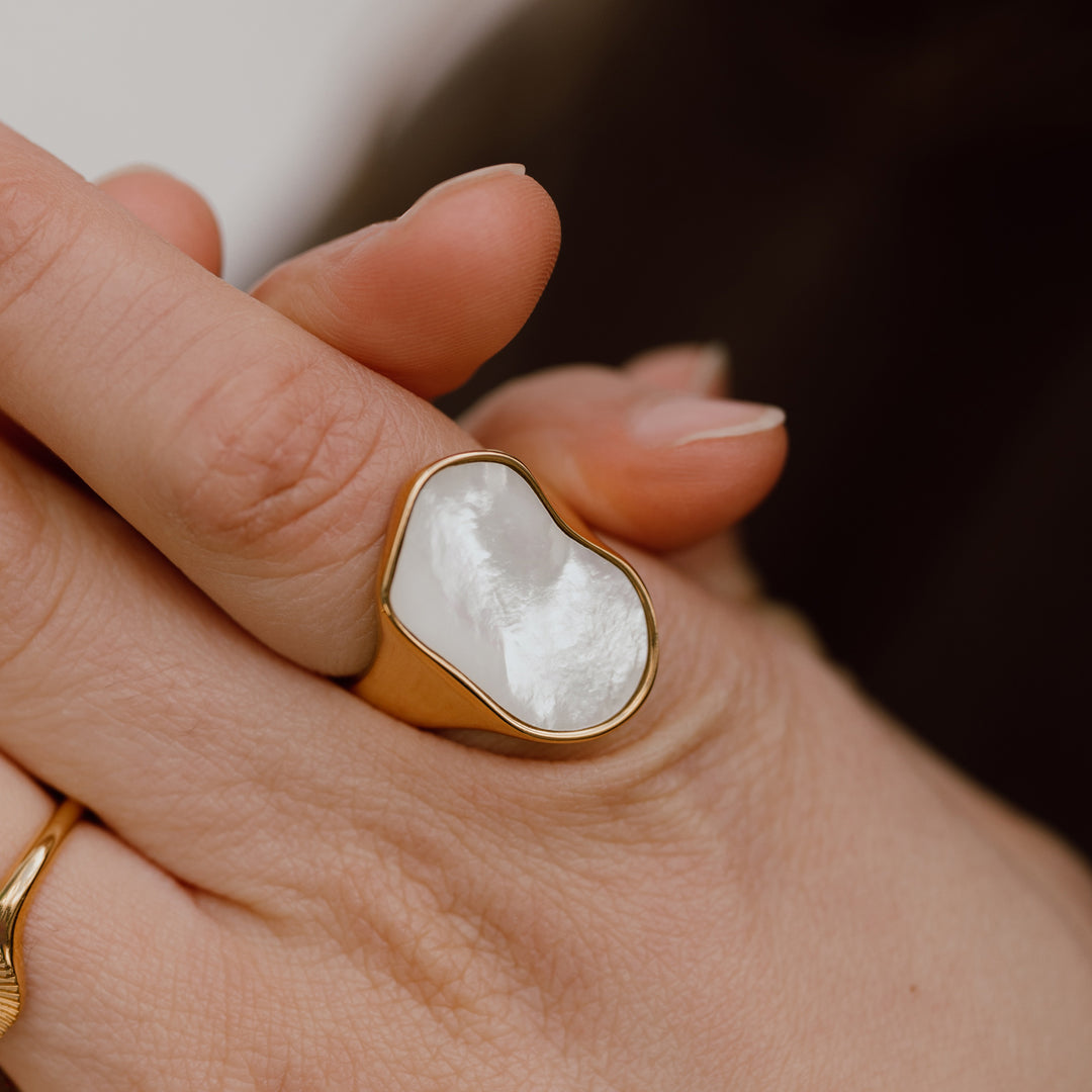 Ring med shell flade - 18 karat forgyldt titanium