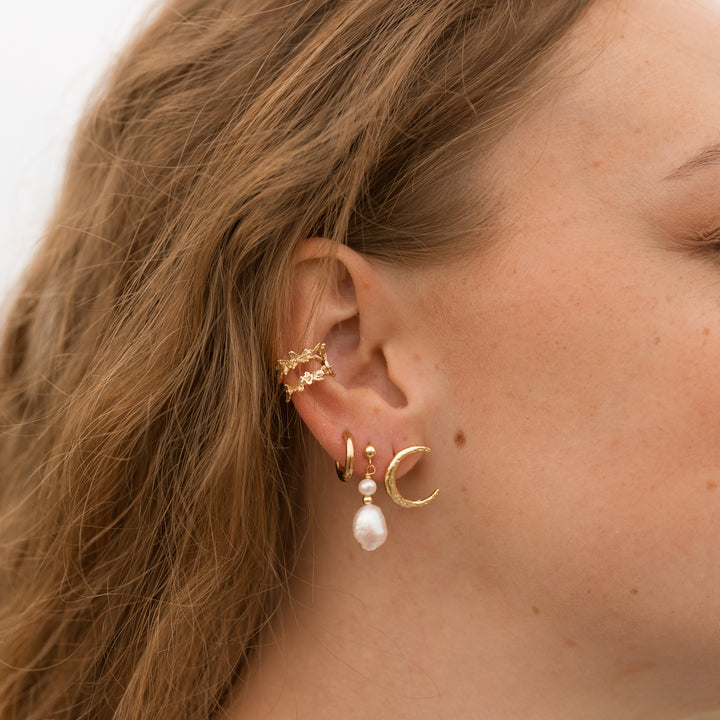 Måne ørestikker - smeltet look 18 karat forgyldt sterlingsølv