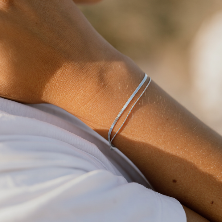 Armbånd dobbelt flad /rund slangekæde - titanium