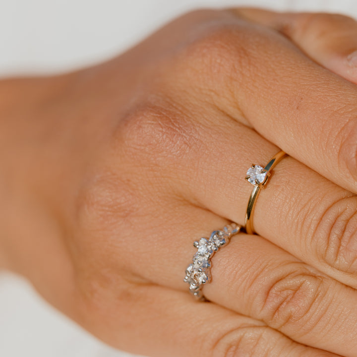 Solitaire ring med hvid cz sten i 18 karat forgyldt titanium