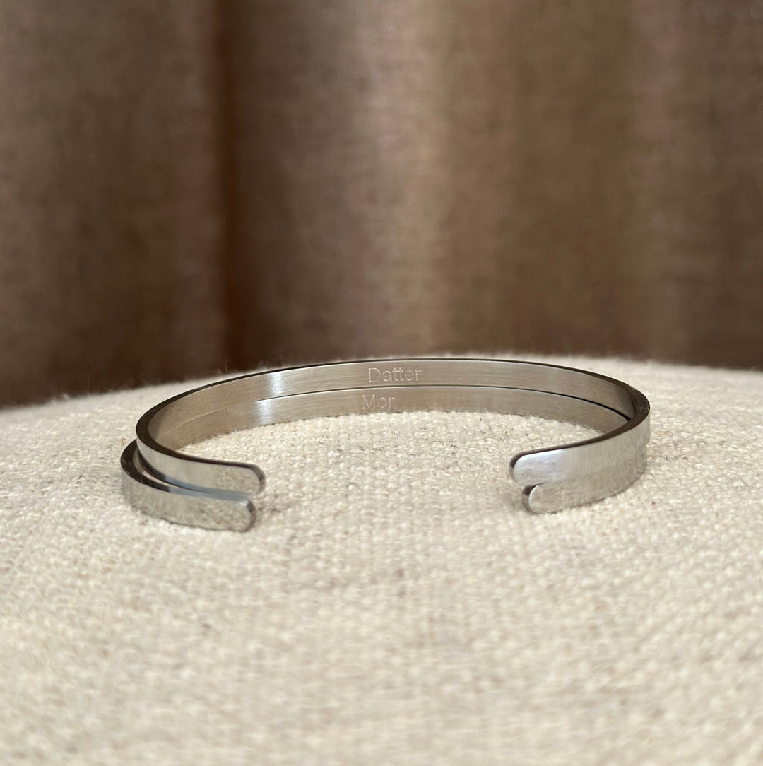 Åben armring 4mm - rustfrit ædelstål - kan graveres indvendigt og udvendigt - Gratis gravering
