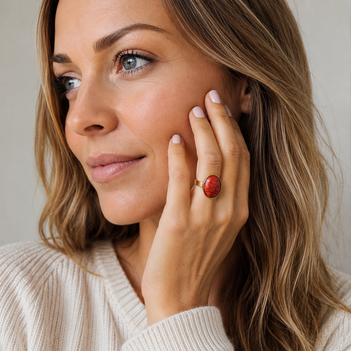 Rød oval ring - 18 karat forgyldt titanium