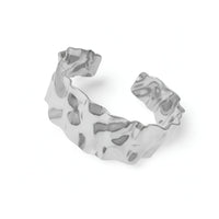 Bangle armsmykke - hamret ædelstål