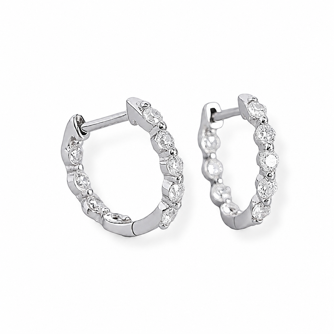 Huggie hoops med zirkoner - 925 sterlingsølv