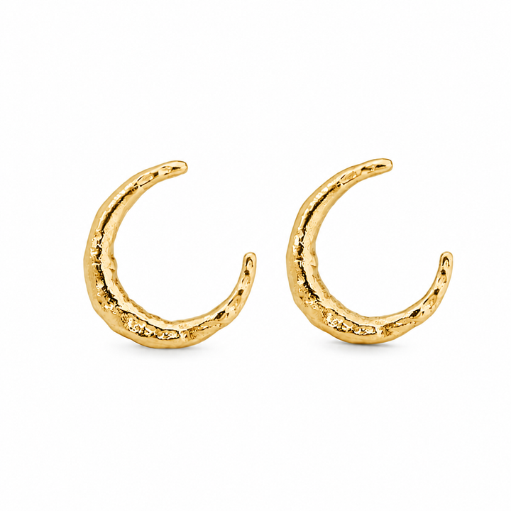 Måne ørestikker - smeltet look 18 karat forgyldt sterlingsølv