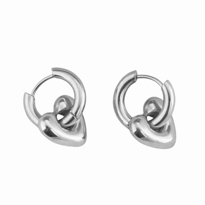Chunky hoops med hjertevedhæng i ædelstål