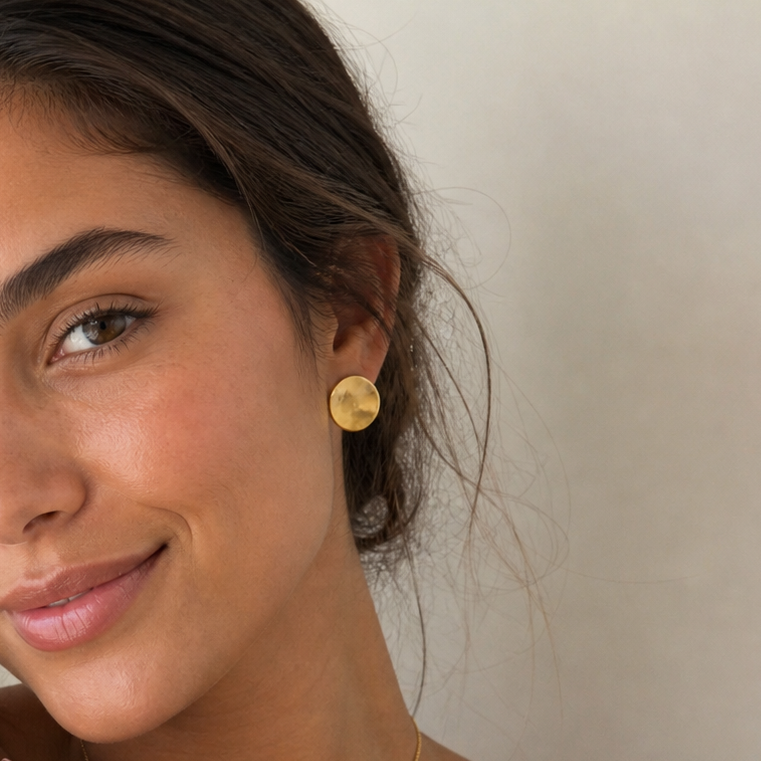 Aura gold studs (16 mm) - 18 karat forgyldt ædelstål