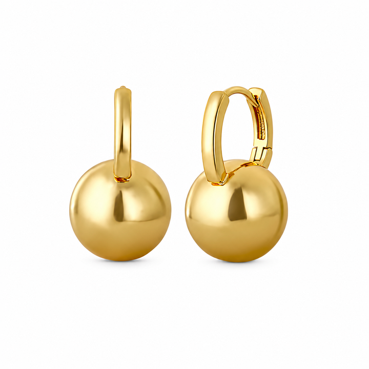 Kugle huggie hoops i 18 karat forgyldt 925 sterlingsølv