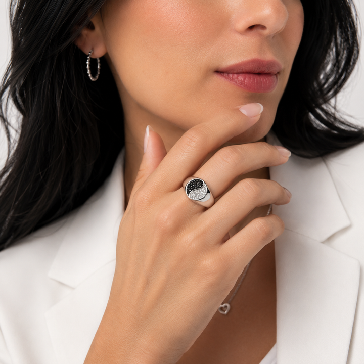 Yin Yang ring med zirkoner - titanium