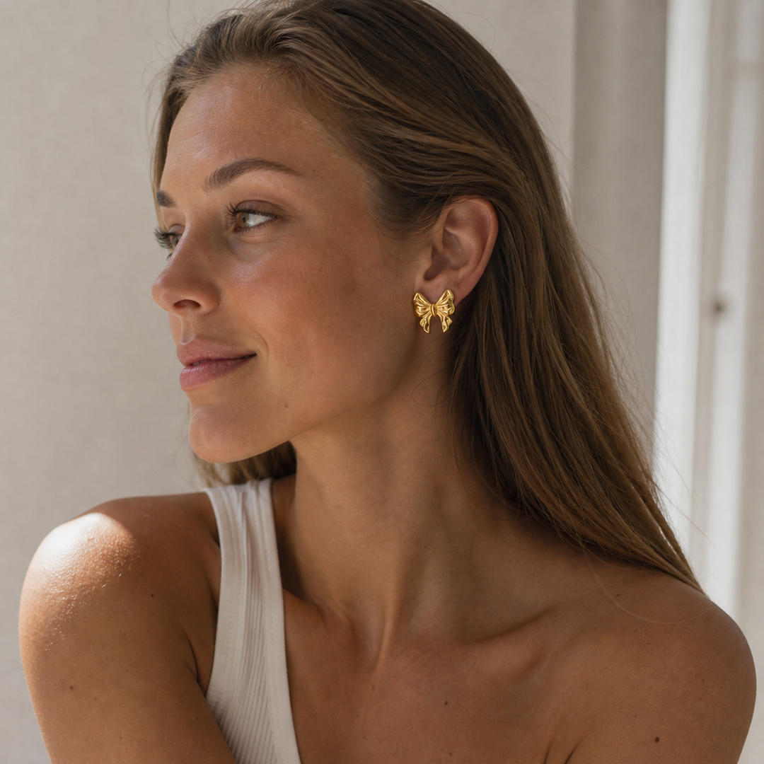 Golden bow studs - 18 karat forgyldt ædelstål