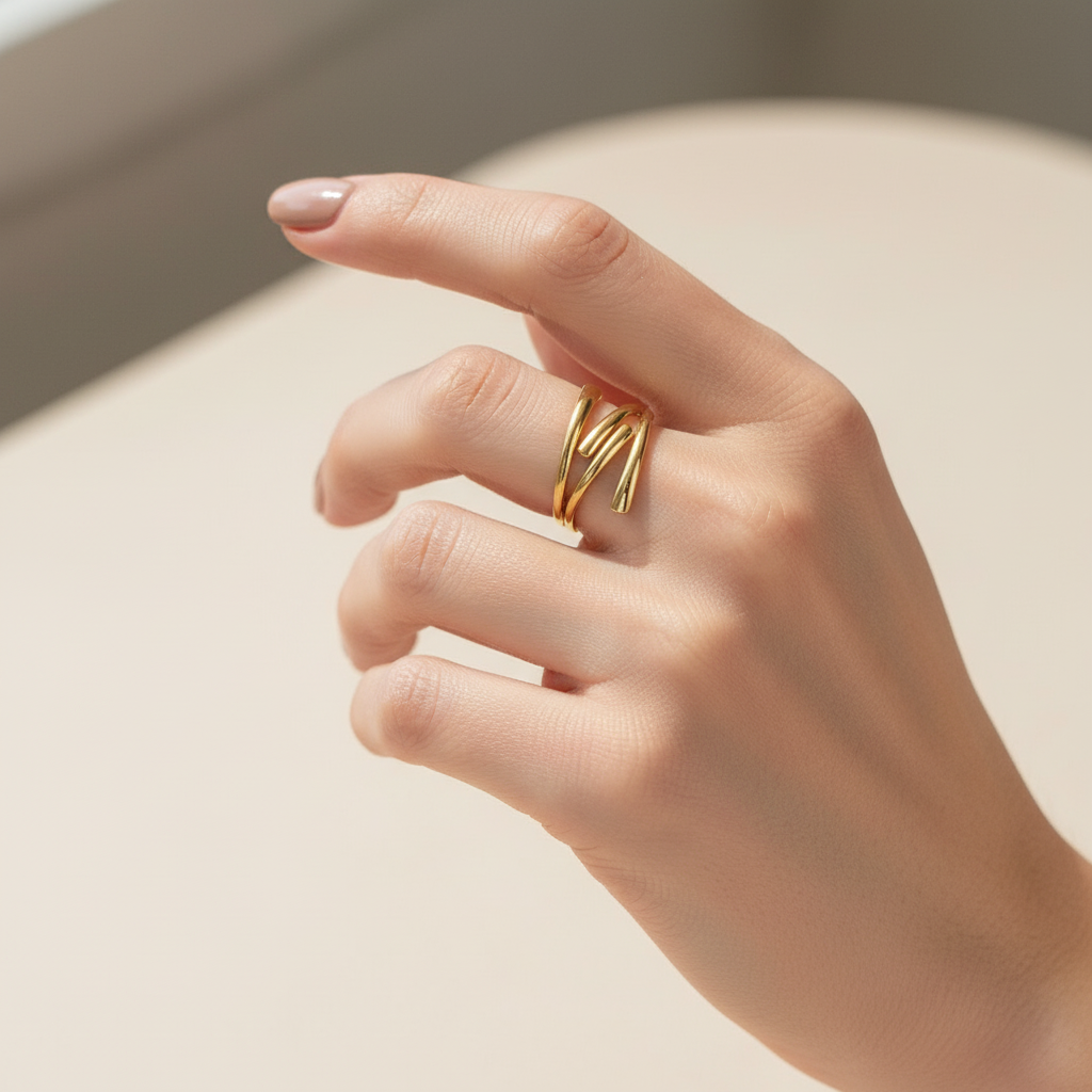 Fluid curve ring - 18 karat forgyldt ædelstål