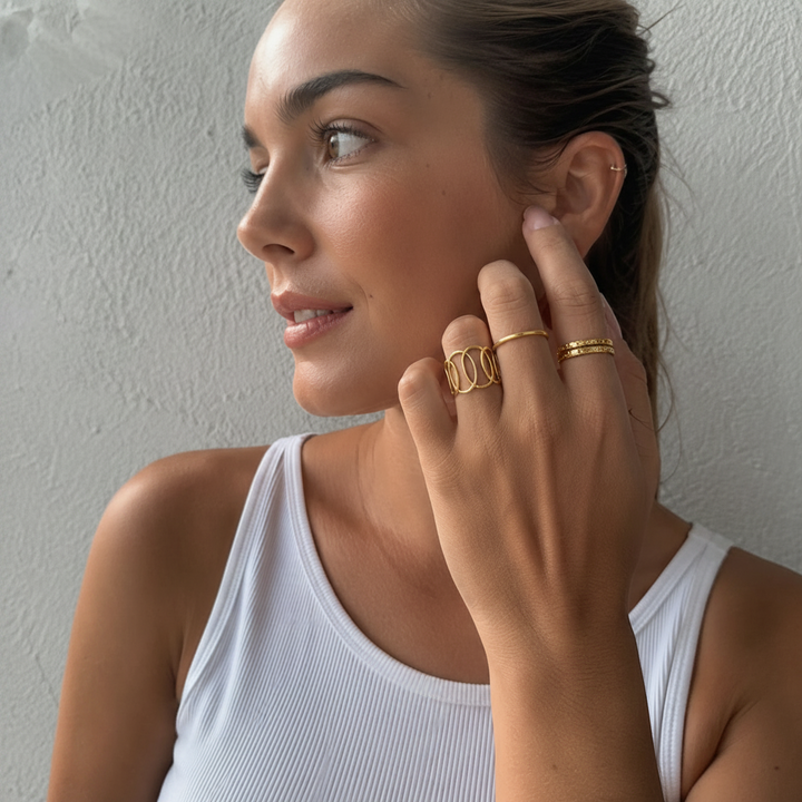 Ring med ovaler - 14 karat forgyldt titanium