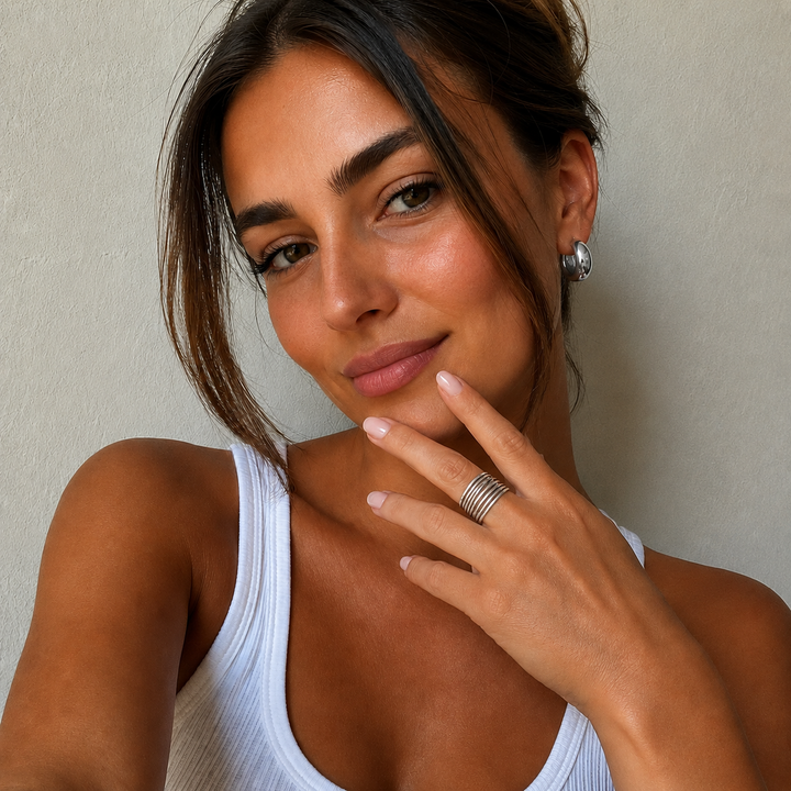 Ring med tynde linjer - titanium