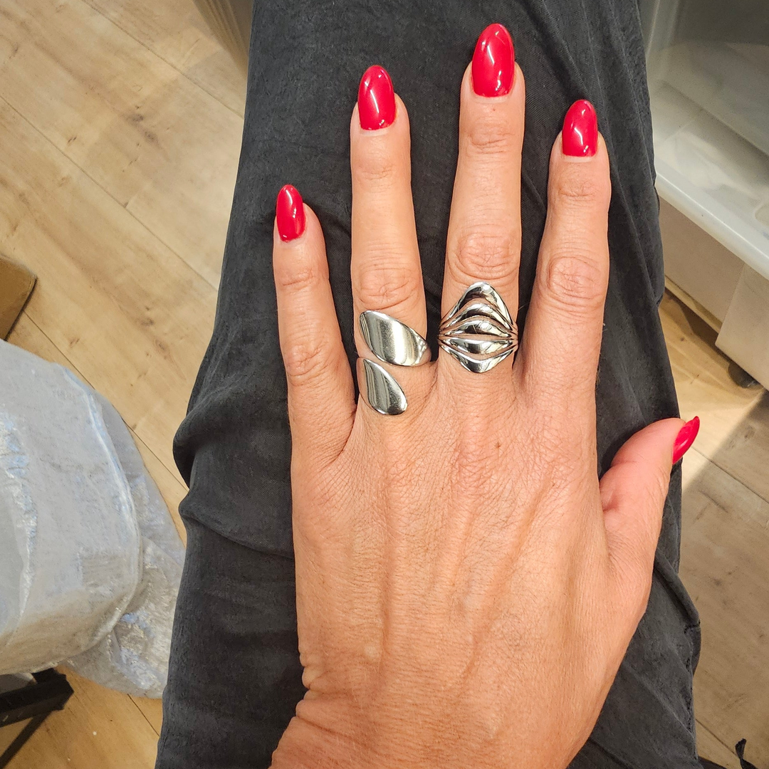 Wavy statement ring - Ædelstål