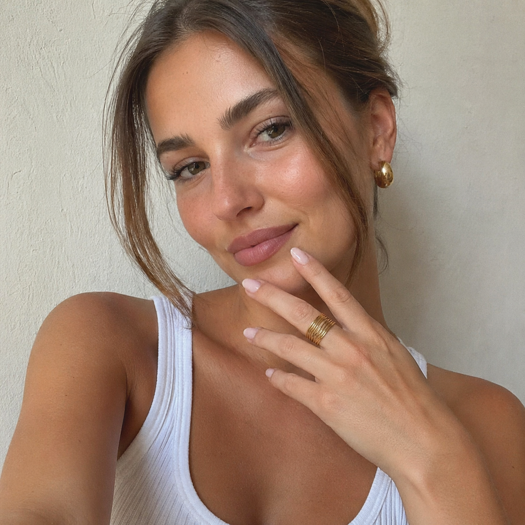 Ring med tynde linjer - 14 karat forgyldt titanium