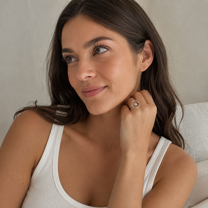 Oval ring med perle - titanium