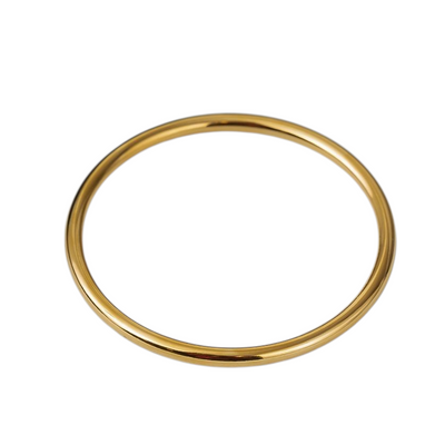 Klassisk 4mm. armring i 18 karat forgyldt rustfrit ædelstål