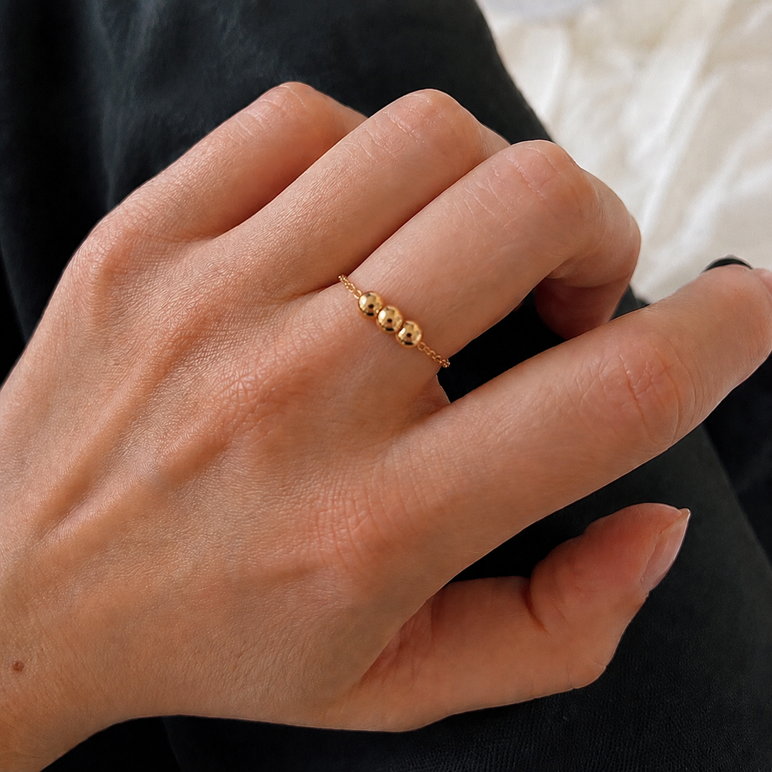 Kæde ring kugler - 18 karat forgyldt titanium - flere styles