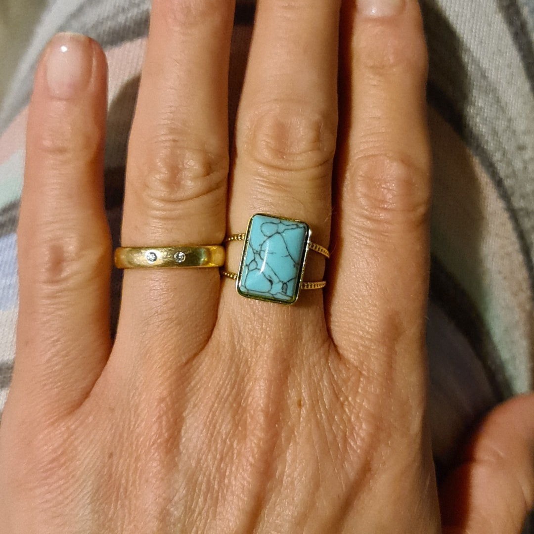 Vintage ring med firkantet turkis i 18 karat forgyldt titanium