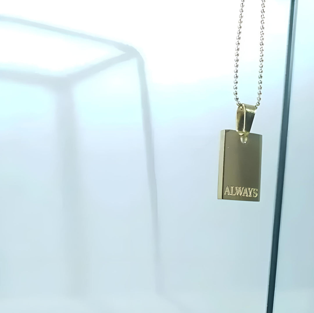 Halskæde citat vedhæng - 18 karat forgyldt ædelstål (flere forskellige)