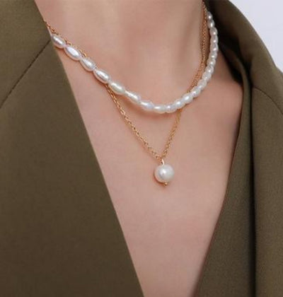 Dobbelt halskæde med perler i 18 karat forgyldt titanium