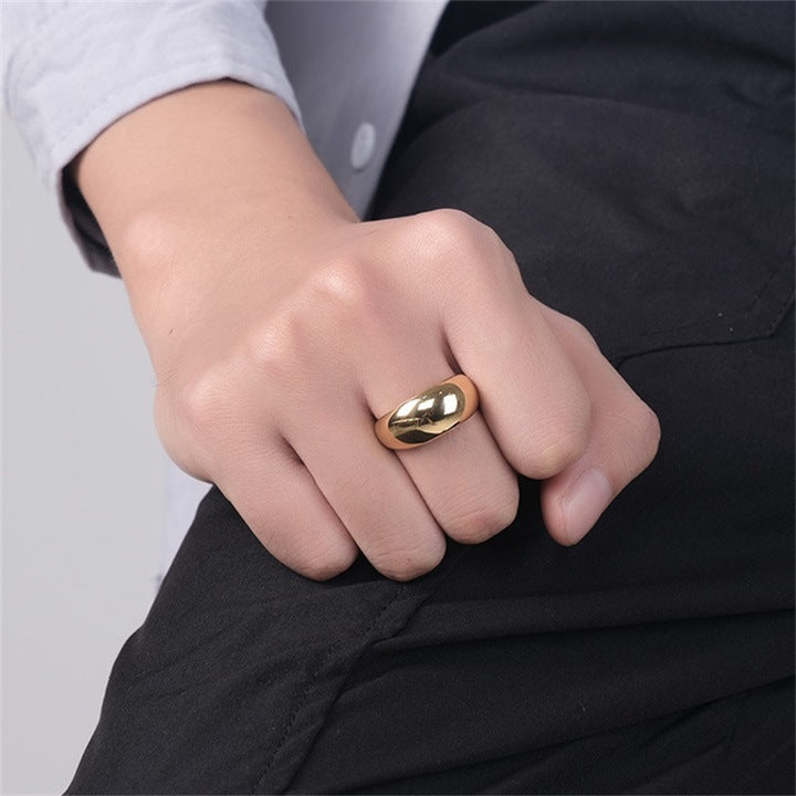 Dome ring i 18 karat forgyldt titanium