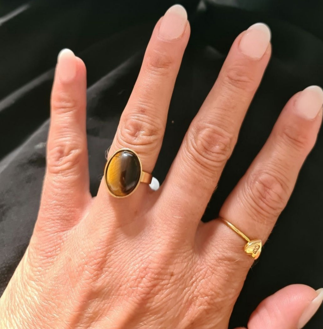Oval tigerøje ring - 18 karat forgyldt titanium